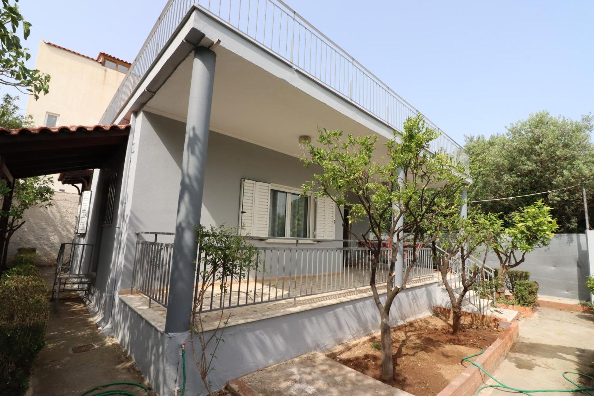 Lia House Near Airport Дом отдыха *