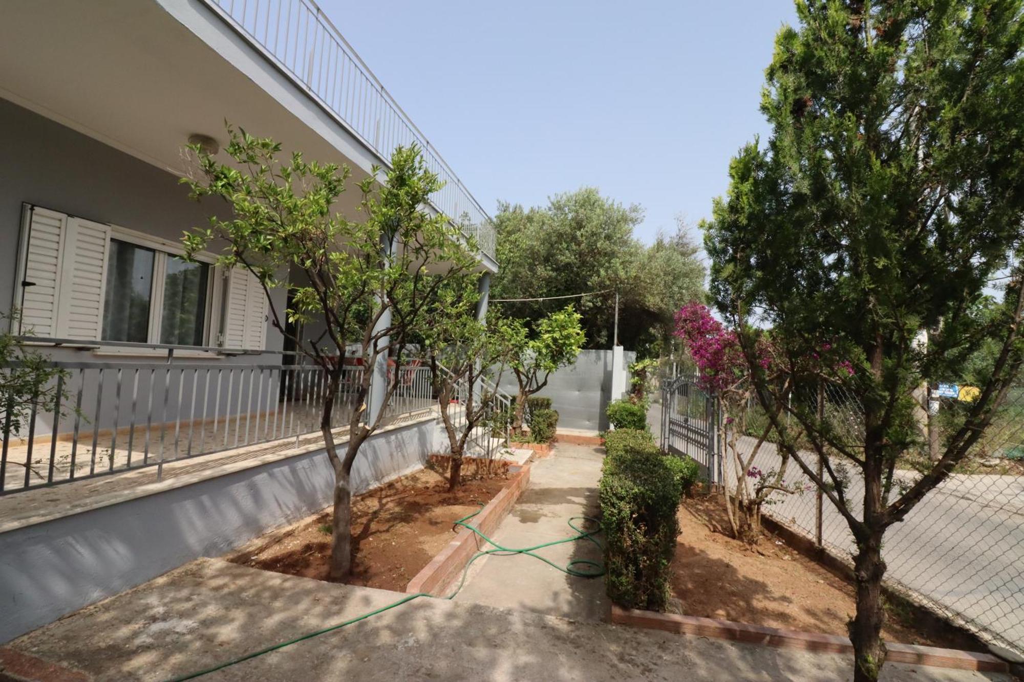 Lia House Near Airport * Луца