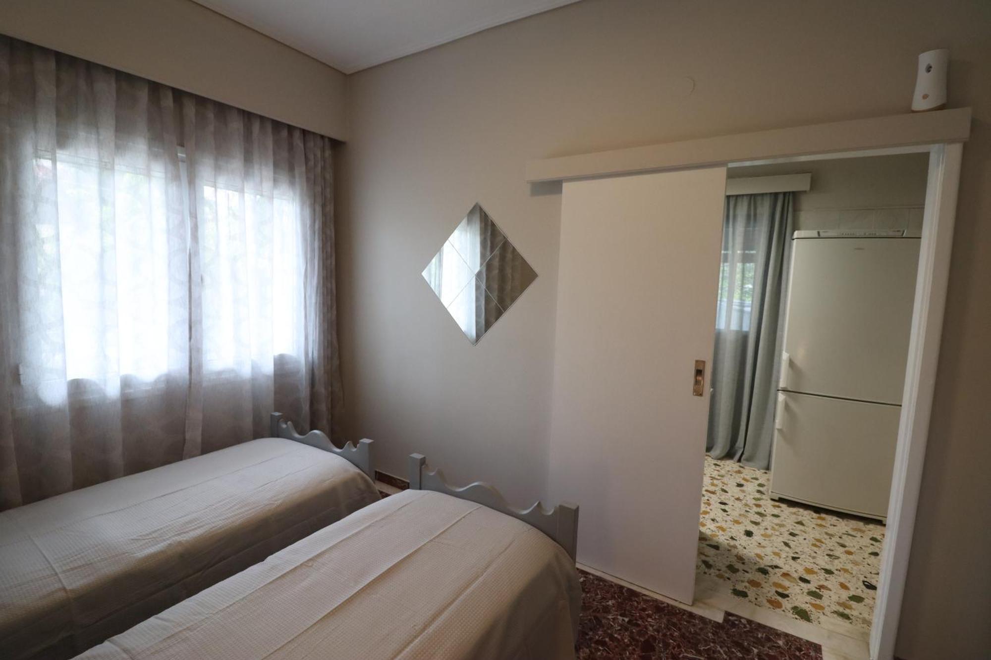 Lia House Near Airport Дом отдыха